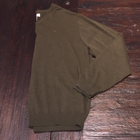 NWT MERINO WOOL V- NECK SWEATER - Picture 2 of 3